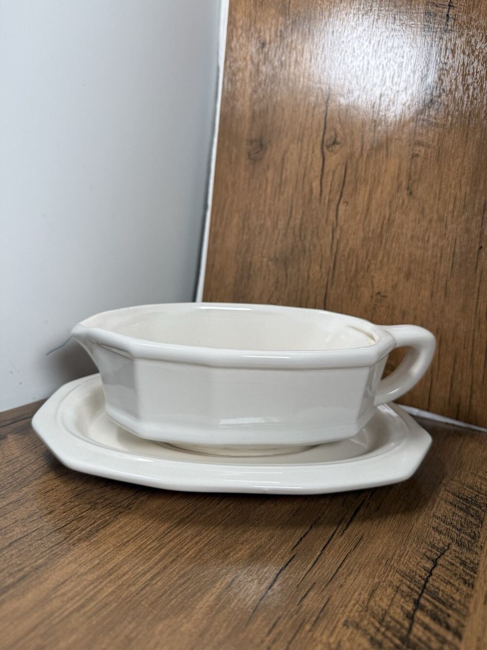 2 Piece Set Pfaltzgraff Heritage White USA Gravy Boat With Underplate